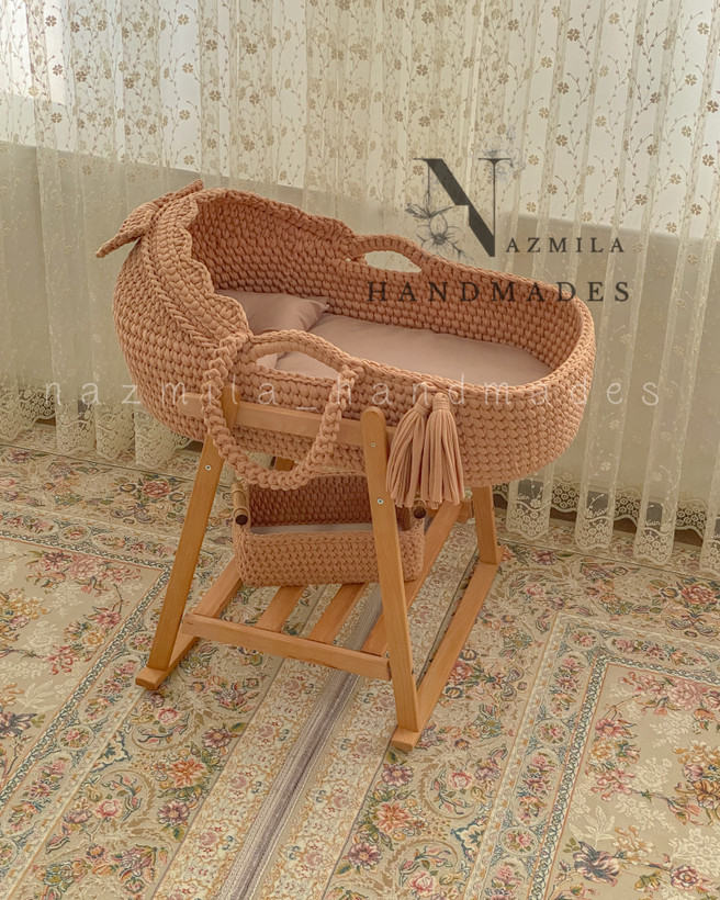 کریر نوزاد مدل نیمه سایبان پاپیوندار همراه با سبد دسته چوبی (ست کامل)